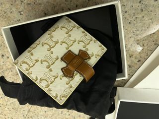 Zipped card holder in Triomphe Canvas and Lambskin