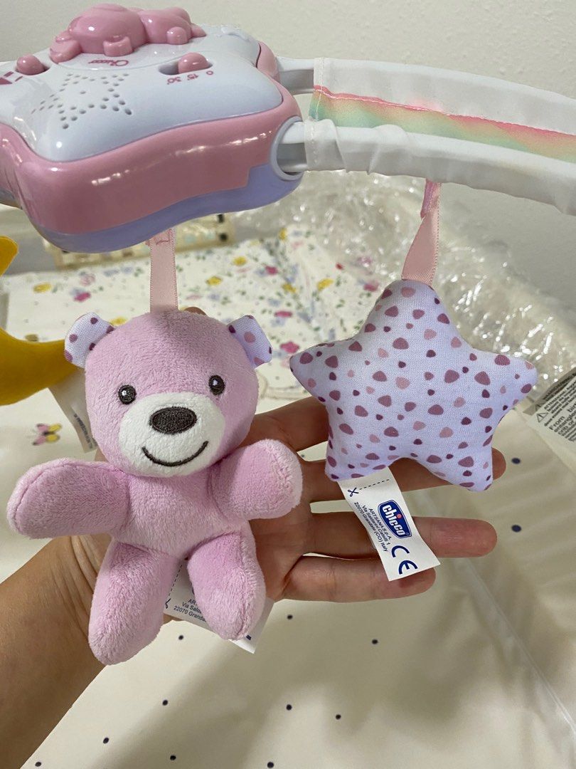 Chicco cot 2025 mobile pink