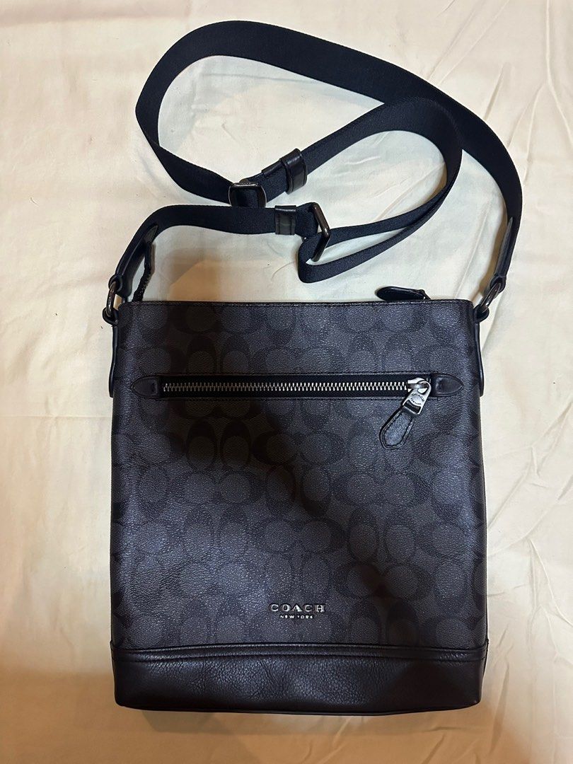 Coach Graham Flat Crossbody In Signature