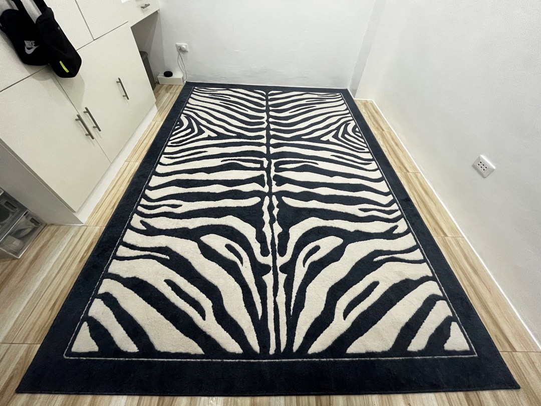 [Like New] Dark Blue/White Zebra Pattern Carpet, Furniture & Home