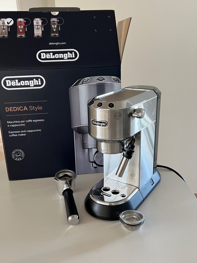 DeLonghi EC685.M Dedica Pump Espresso Coffee Machine Metal, TV & Home