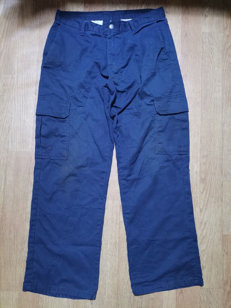 Dickies cargo pants, Men's Fashion, Bottoms, Jeans on Carousell