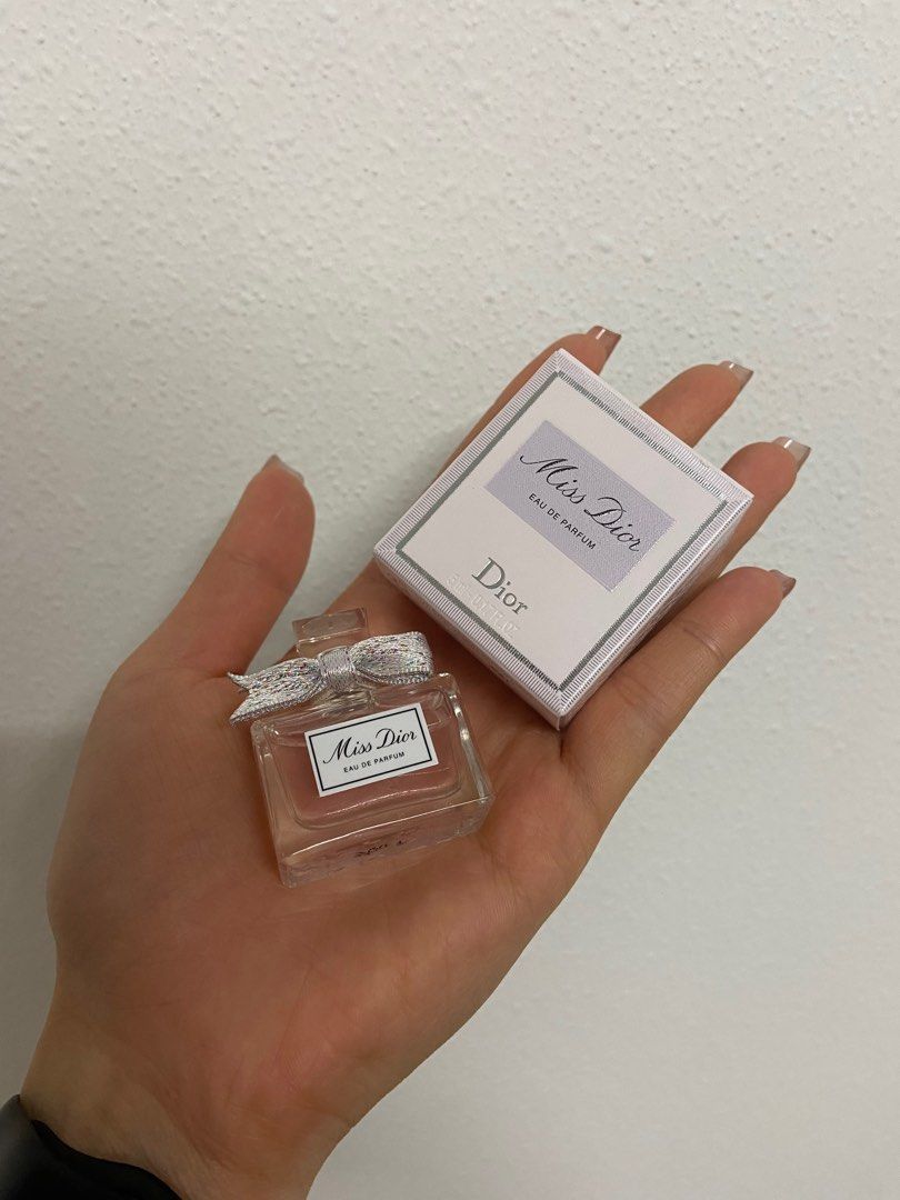 Dior (Category: Fragrance & Deodorants) located in Singapore. Submitted by slsp717318 (Listing ID 1241112866, Image 2). Description: Dior Authentic Get it when I buy Dior perfume .