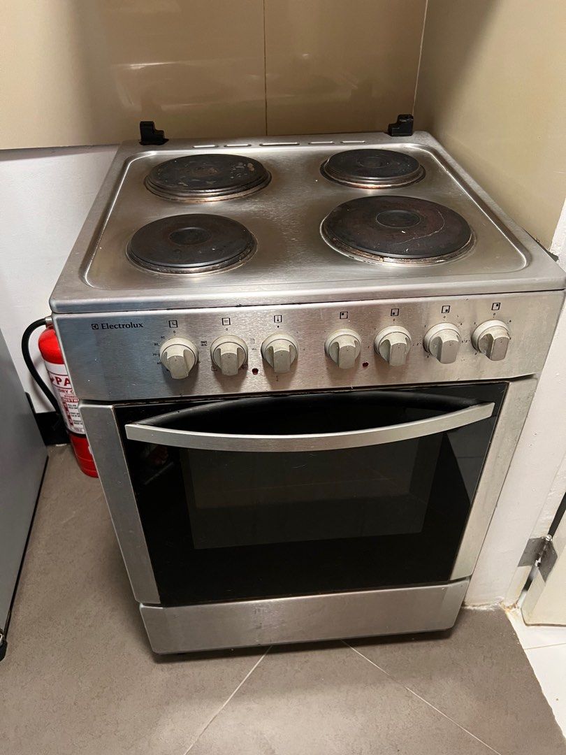 Electrolux 4 hot plate and range hood on Carousell