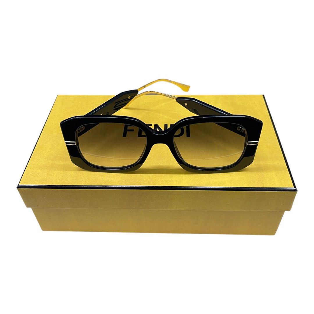 Sunglasses Fendi FE40065I