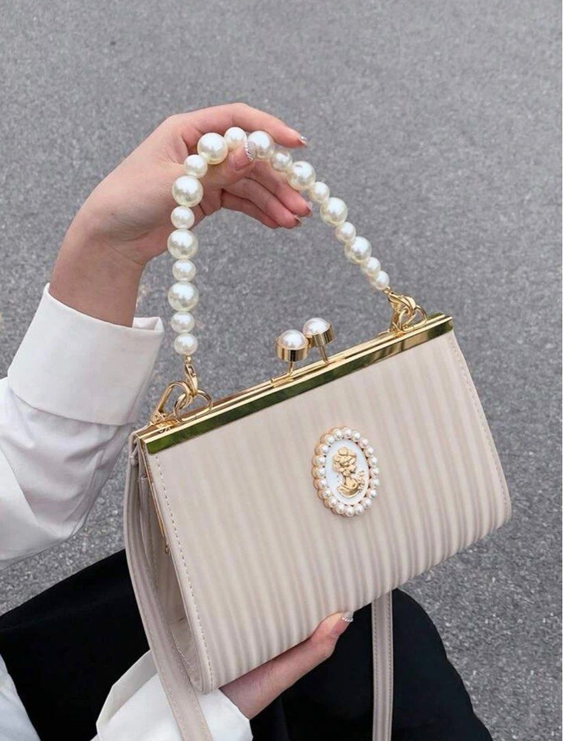 Faux Pearl Decor Quilted Kiss Lock Crossbody Bag