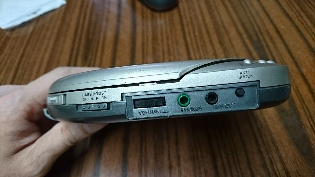 Garfield portable CD player Discman Walkman, 音響器材, 音樂播放裝置 MP3及CD Player Carousell