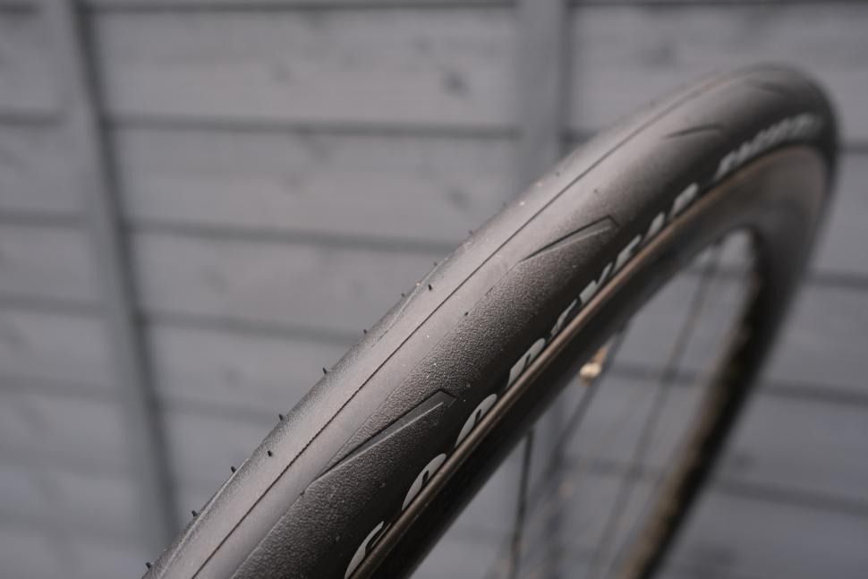 Goodyear 700c road tire top
