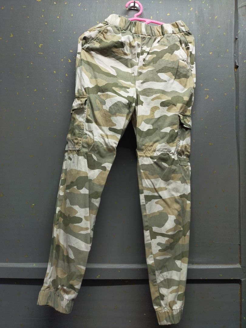 H&m store camo pants
