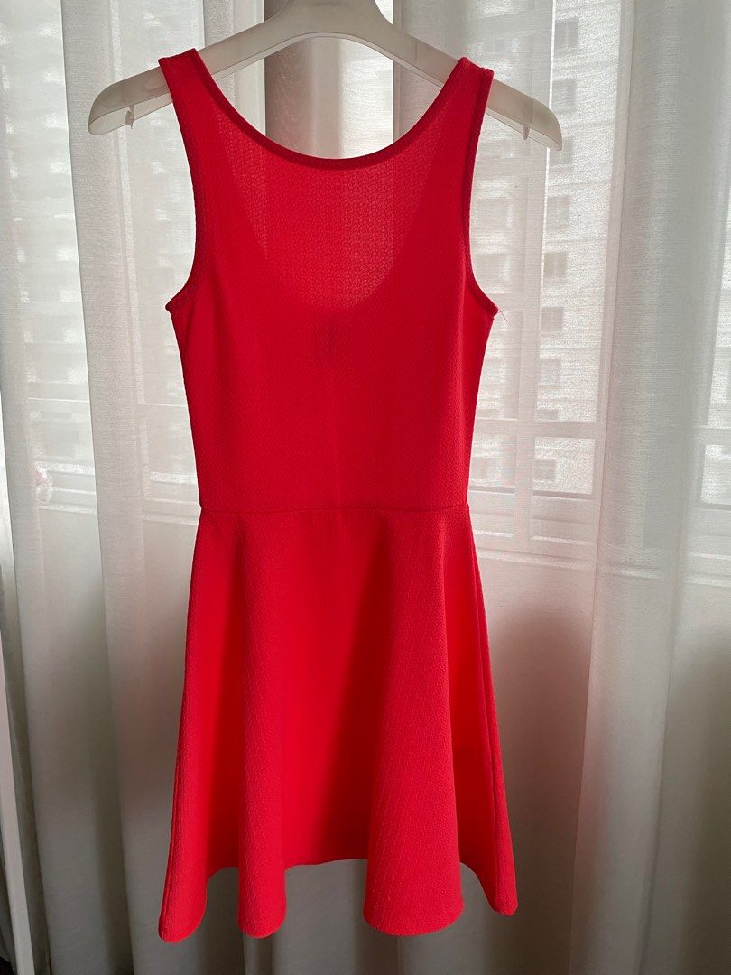 H&m red skater best sale dress