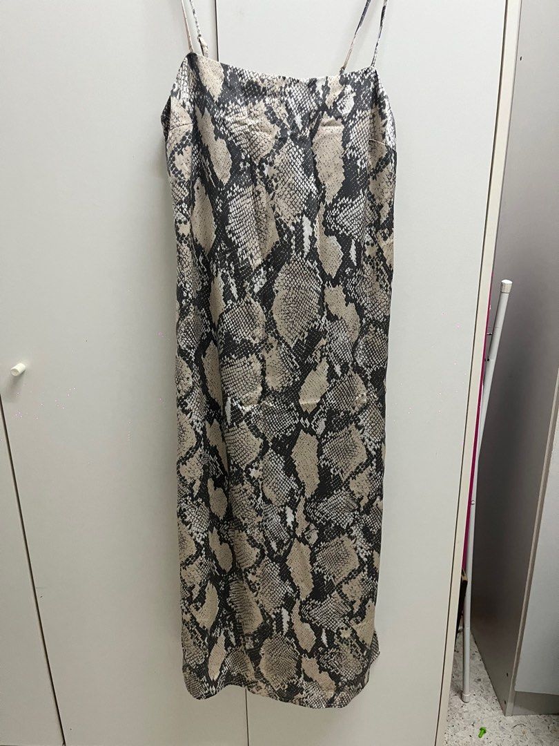H&m top snake dress
