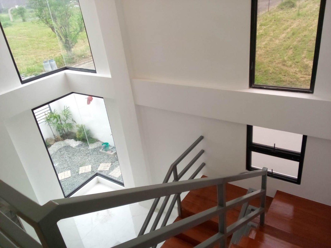 (Category: ) located in . Submitted by Kuaima_Realty (Listing ID 1241079677, Image 1). Description: .