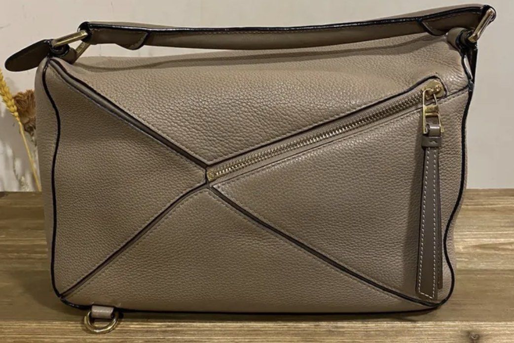Loewe Puzzle Medium Sand (Category: Luxury Bags & Wallets) located in Quezon City. Submitted by __12345 (Listing ID 1241017969, Image 3). Description: - ONHAND & ready for delivery/meet ups - 9/10 condition - inclusions: dustbag - guaranteed authentic or money back - detailed photos available upon request - entrupy available upon request open to other bag requests! just send a pm 💌🛍️.