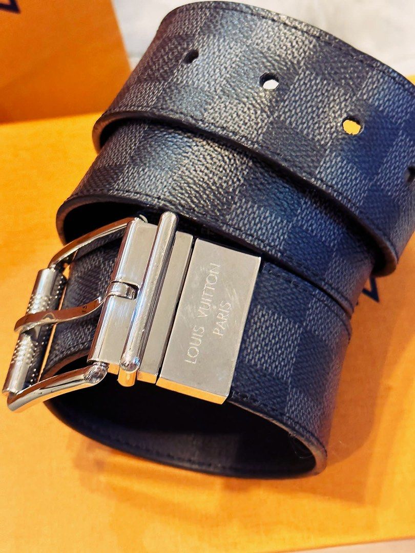Louis Vuitton Damier LV 40mm Reversible Belt Grey Leather. Size 85 cm