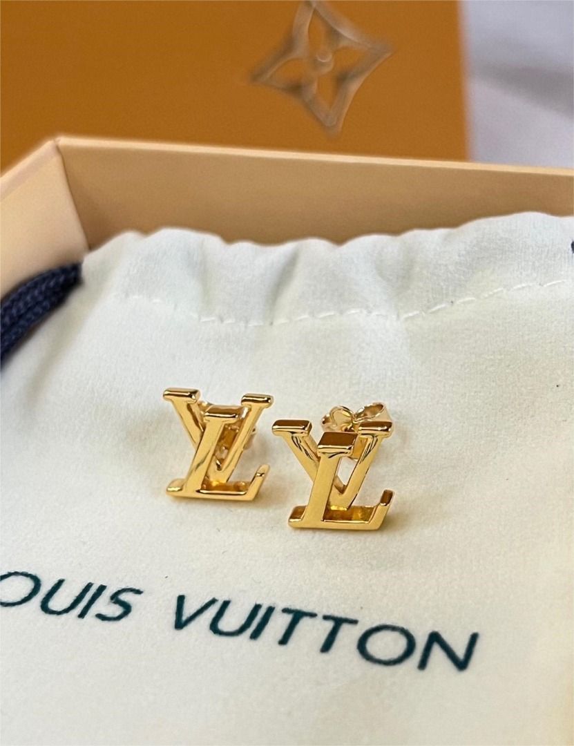 Louis Vuitton LV Clover Earrings S925, Women's Fashion, Jewelry &  Organisers, Earrings on Carousell