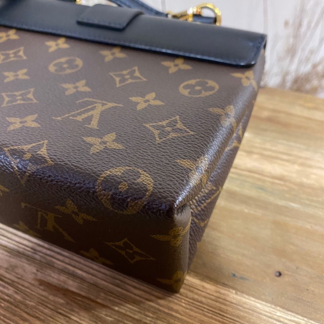 LV Authentic Locky BB Crossbody Purse FLASH SALE for Sale in