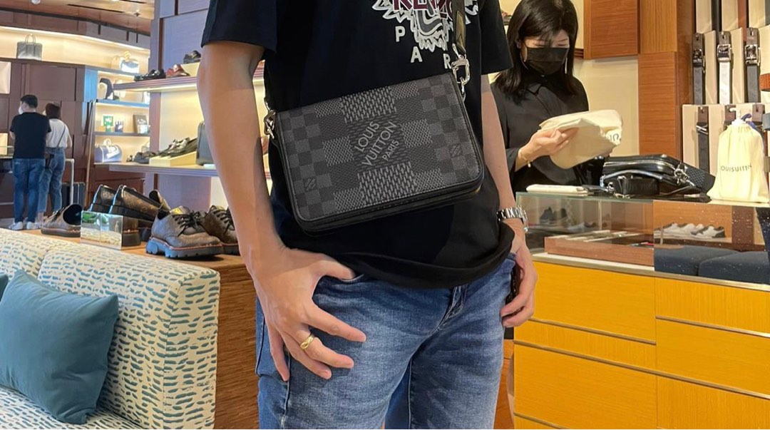 Louis Vuitton Studio Messenger Bag Limited Edition Damier Graphite 3D Black