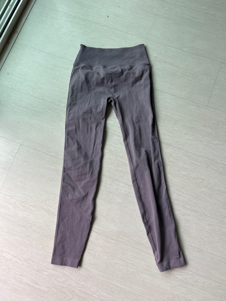 LULULEMON - Capri cropped yoga pants / Size 2 / - Depop