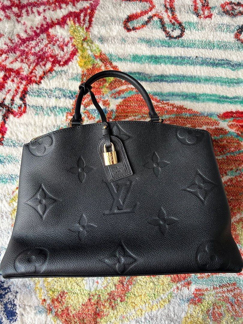 Second Hand Louis Vuitton Grand Palais Bags months, leather gold-tone envelope  bag Grey