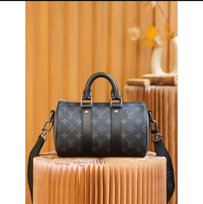 LV KEEPALL 55 Bandouliere Monogram Eclipse, Luxury, Bags & Wallets on  Carousell