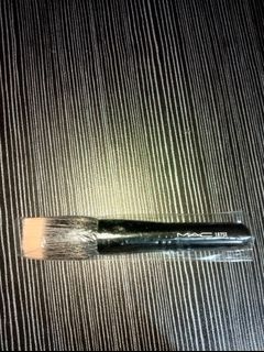 (Category: ) located in . Submitted by the.decluttering.babe (Listing ID 1241147092, Image 1). Description: .