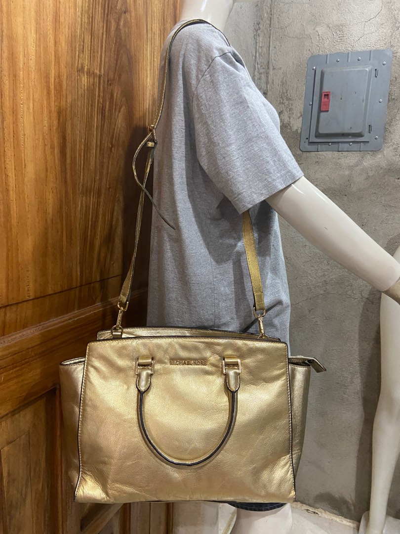 All Original Michael Kors MK Bag Great Prices!, Luxury, Bags & Wallets on  Carousell