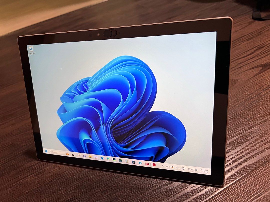 Microsoft Surface Pro 4, Intel i7 16GB high spec, 256GB SSD, Windows 11