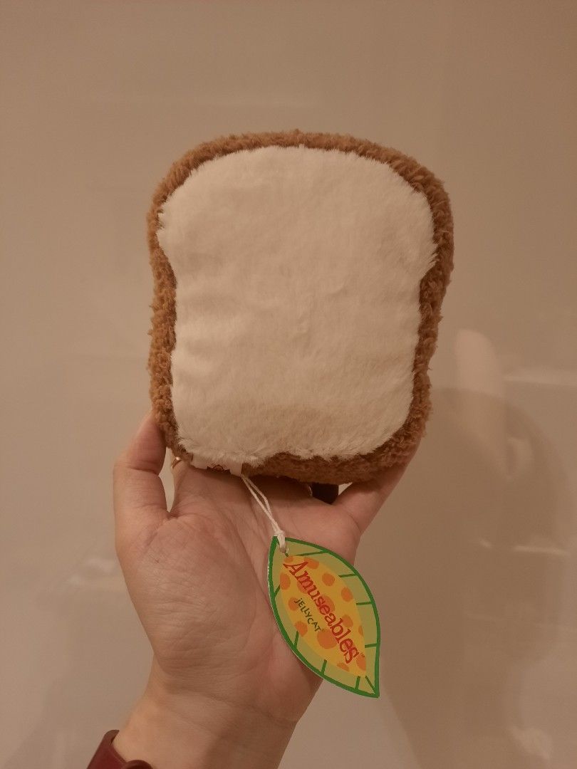 [new] 全新Small size Jellycat Amuseable Toast bread plush toy 微笑系列方包/多士公仔(小號), 興趣及遊戲, 玩具 & 遊戲類
