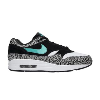 (Category: ) located in . Submitted by sneakersclinic (Listing ID 1241067811, Image 1). Description: .
