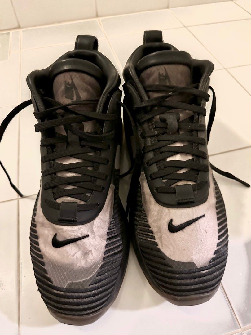 Lebron icon black hotsell