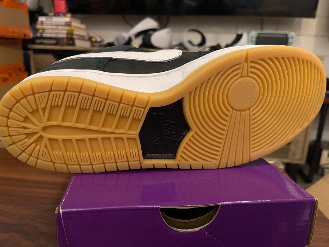 nike sb dunk low pro black gum (Category: Sneakers) located in Quezon City. Submitted by d.drifter (Listing ID 1241040522, Image 2). Description: sz 7 brandnew complete shipping from qc.