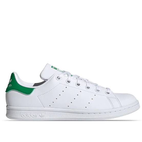 ORIG STAN SMITH- Size 7 (Category: Sneakers) located in Makati City. Submitted by ella.sun (Listing ID 1241027736, Image 1). Description: .