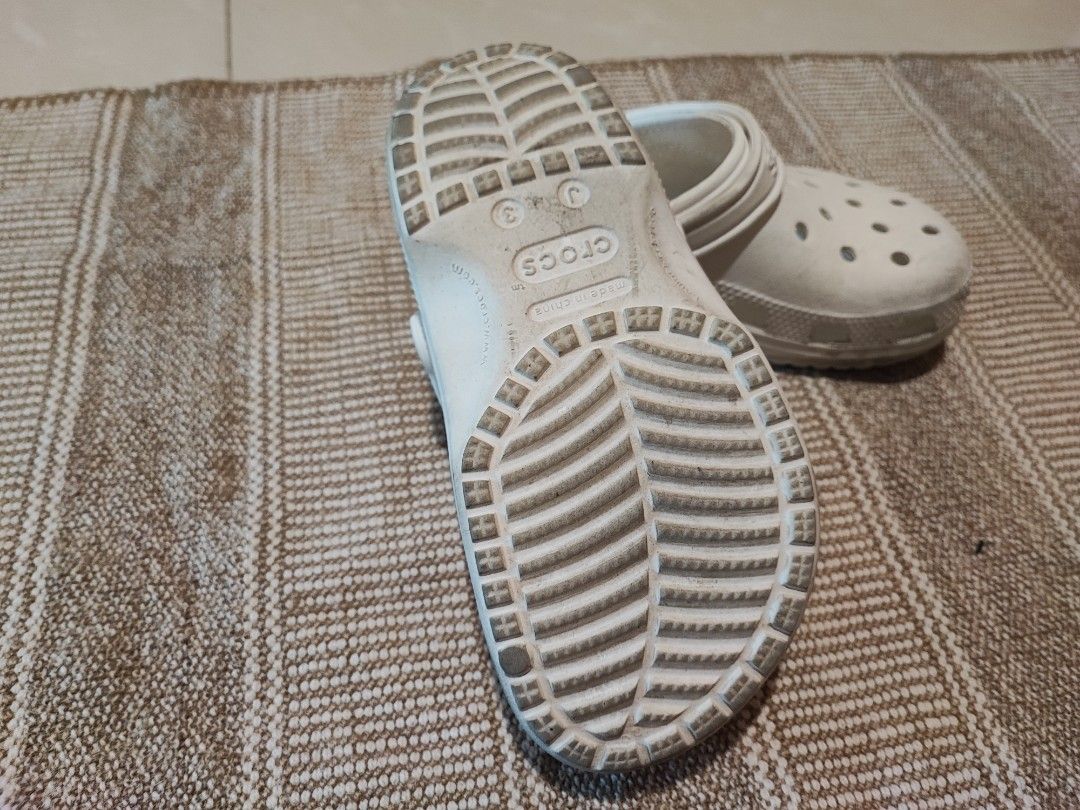 White crocs sale size j3