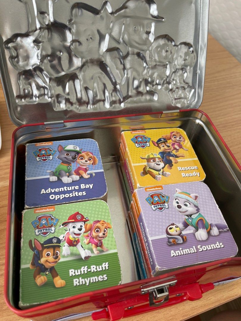Paw Patrol Tin case with latch. 12 books inside, Hobbies & Toys, Toys