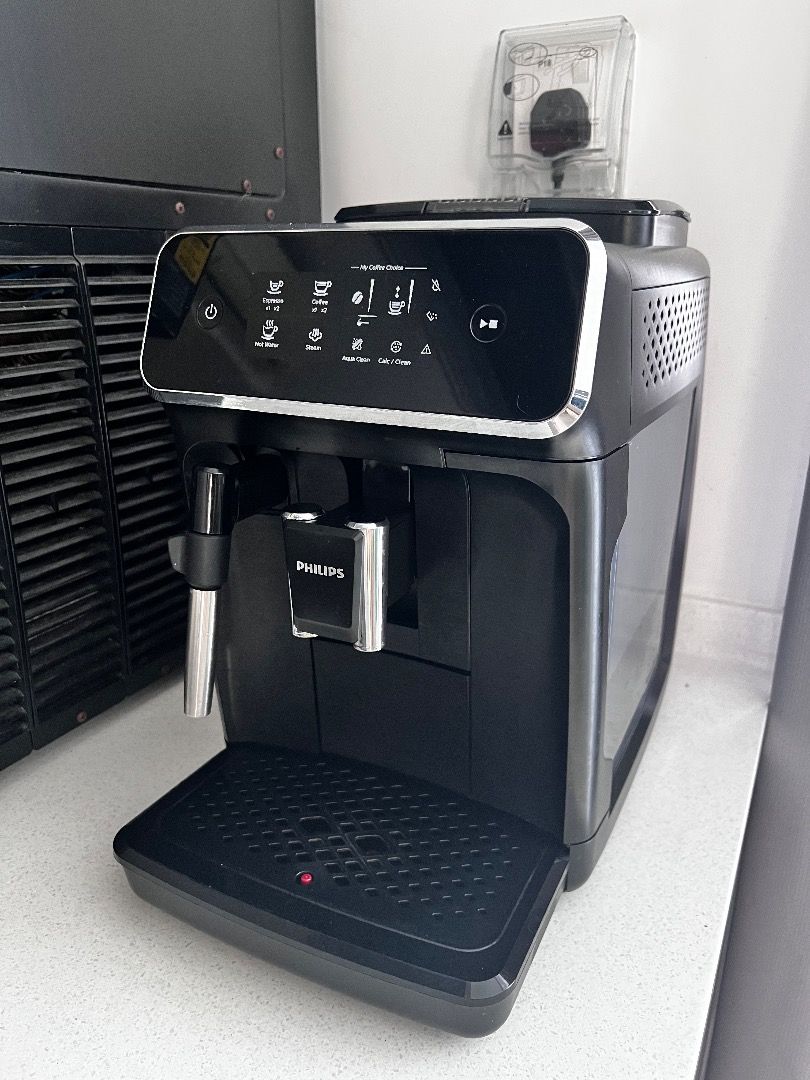 PHILIPS Series 2200 Fully Automatic Espresso Machine EP2220/10 coffee