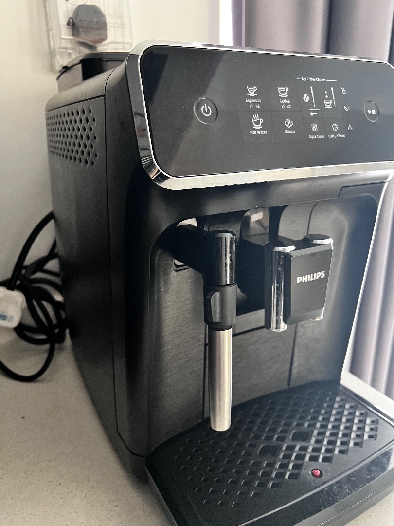 PHILIPS Series 2200 Fully Automatic Espresso Machine EP2220/10 coffee