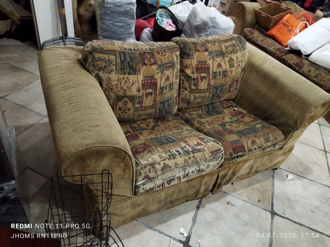 Pre Loved Sofa Set Rm500 nego, Furniture & Home Living, Furniture