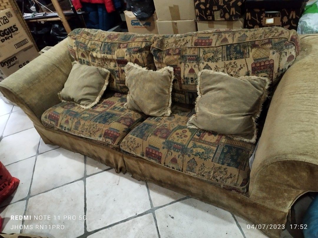Pre Loved Sofa Set Rm500 nego, Furniture & Home Living, Furniture