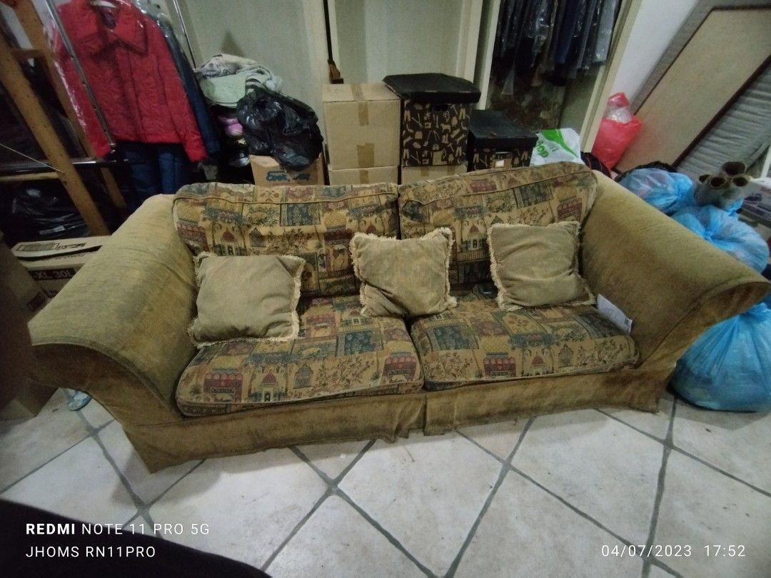 Pre Loved Sofa Set Rm500 nego, Furniture & Home Living, Furniture