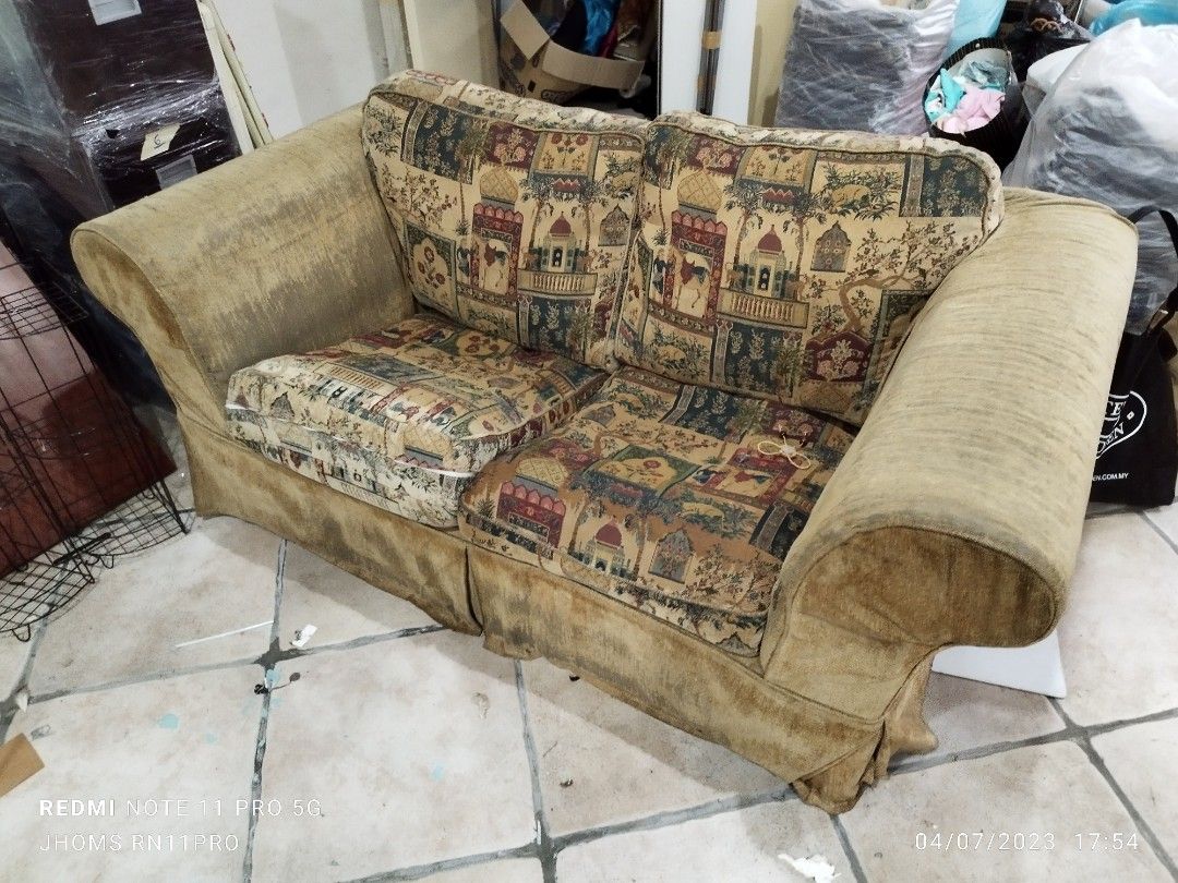 Pre Loved Sofa Set Rm500 nego, Furniture & Home Living, Furniture