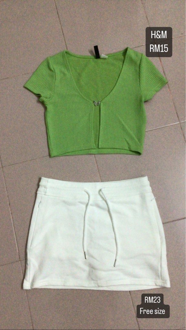 Preloved clothes (Category: Blouses) located in Ipoh. Submitted by sweetcakee (Listing ID 1241097913, Image 3). Description: Buy 4 and above free shipping ❣️ .