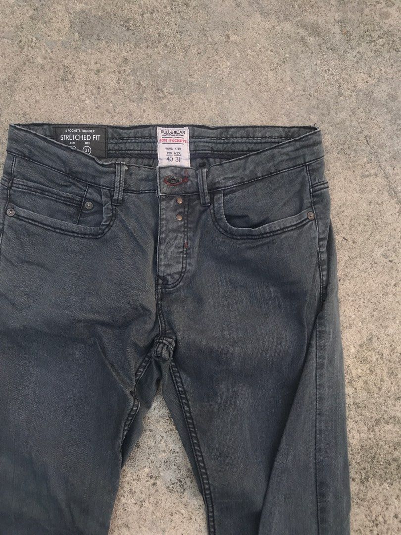 Pull & bear 5 pocket trouser jogger like pants (Category: Joggers) located in Quezon City. Submitted by dressingroombylech (Listing ID 1241006006, Image 2). Description: Used few times Length 39.