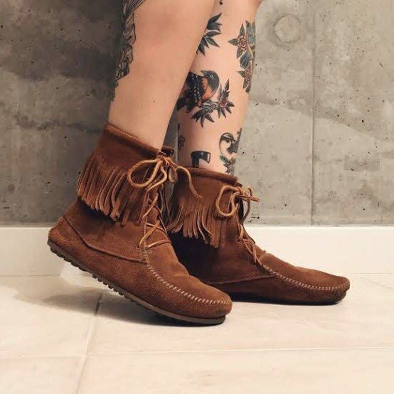 RARE MINNETONKA BLUE STAMP Handmade Suede TRAMPER Ankle Hi Boot Low Heel With Genuine Rawhide Laces