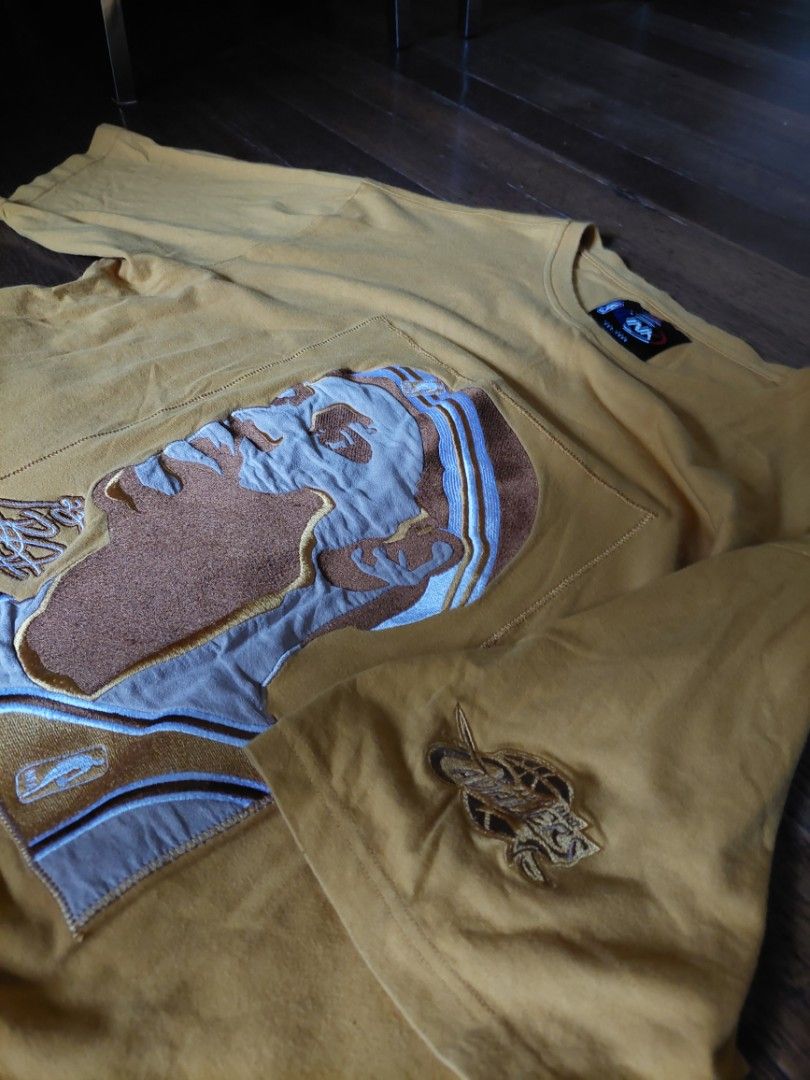 Rare UNK Licensed Apparel by NBA Lebron James Shirt Men s
