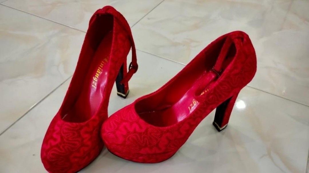 Red high heels clearance shoes