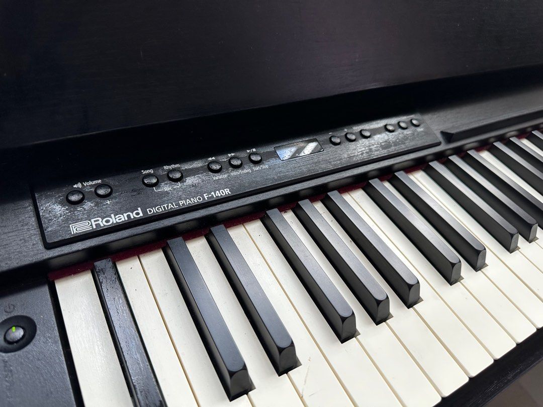 Roland Digital Piano F140R, 興趣及遊戲, 音樂、樂器 & 配件, 樂器 Carousell