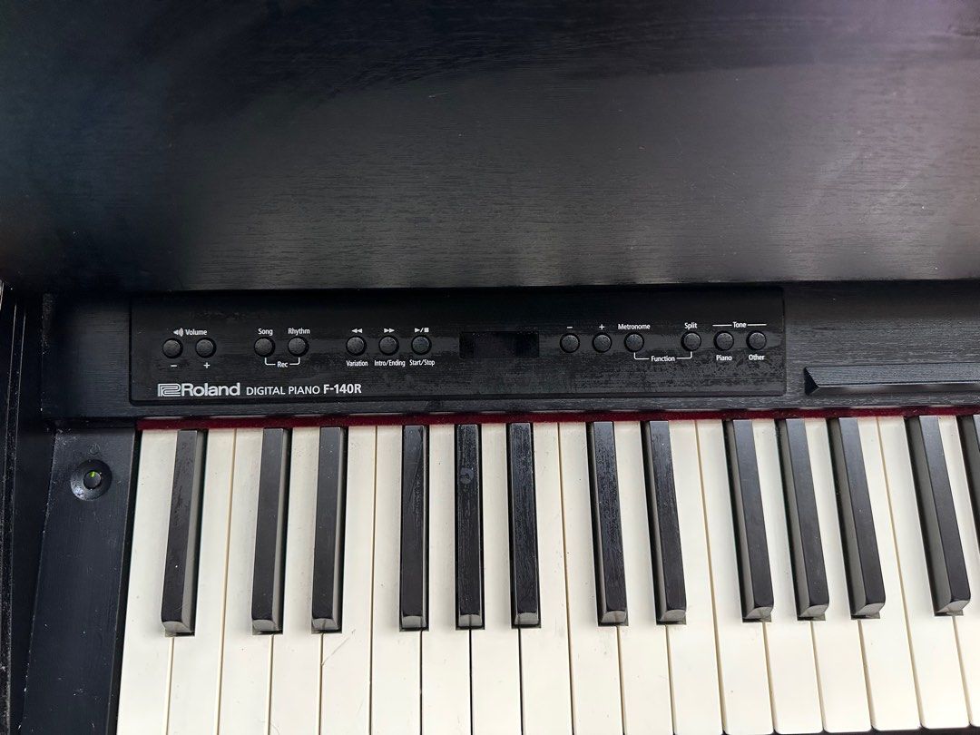 Roland Digital Piano F140R, 興趣及遊戲, 音樂、樂器 & 配件, 樂器 Carousell