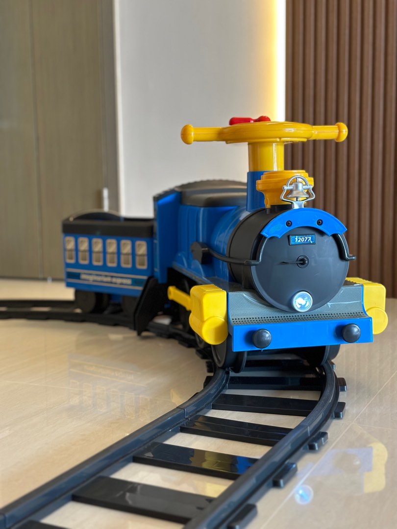 Imaginarium ride on train set top