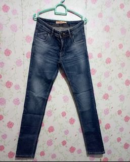 Skiny jeans merk upgrade, size 28. Bahan lembut melaar