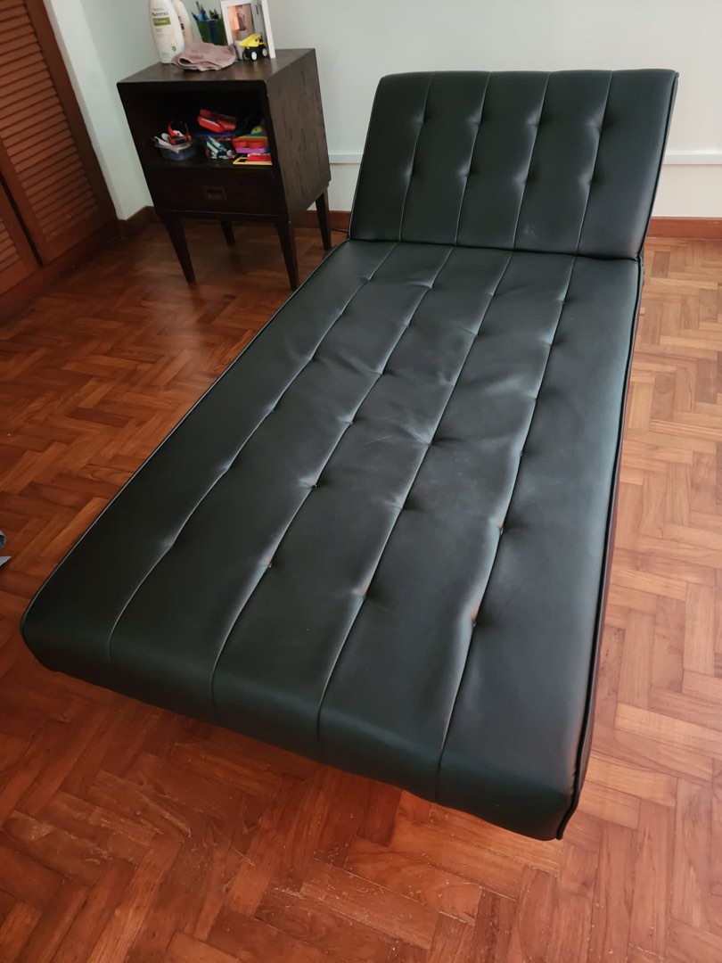 Sofa lounge that converts to bed, Furniture & Home Living, Furniture